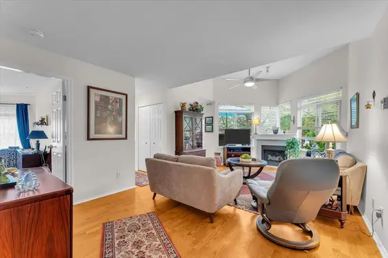 314 128 West 8th Street, North Vancouver For Sale - image 3