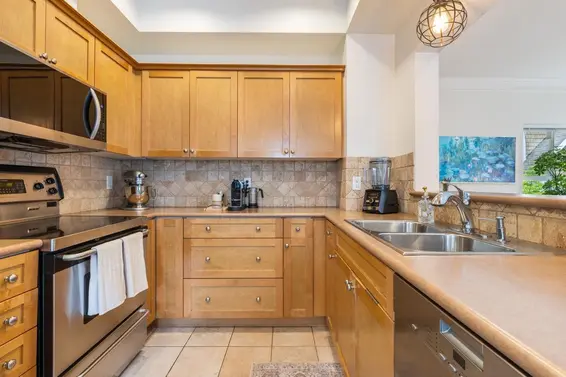 25 2688 Mountain Highway, North Vancouver For Sale - image 7