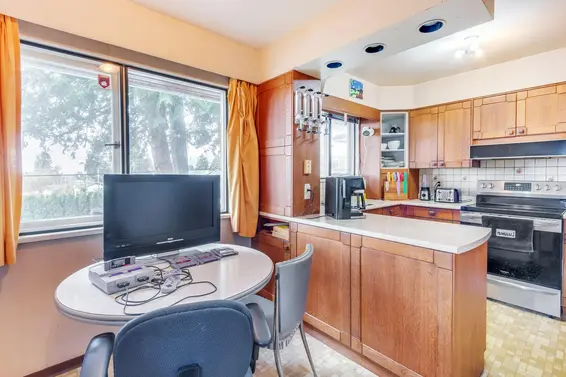 1928 Ridgeway Avenue, North Vancouver For Sale - image 17