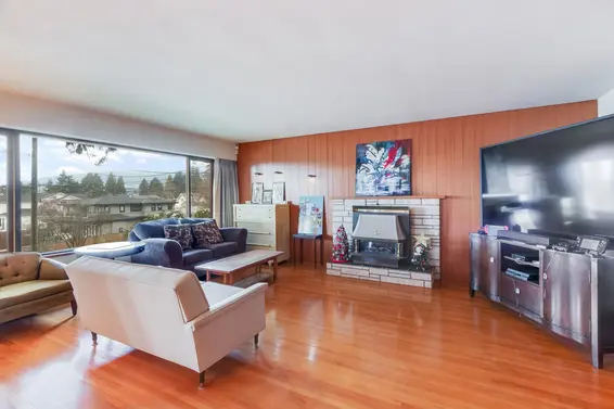 1928 Ridgeway Avenue, North Vancouver For Sale - image 7