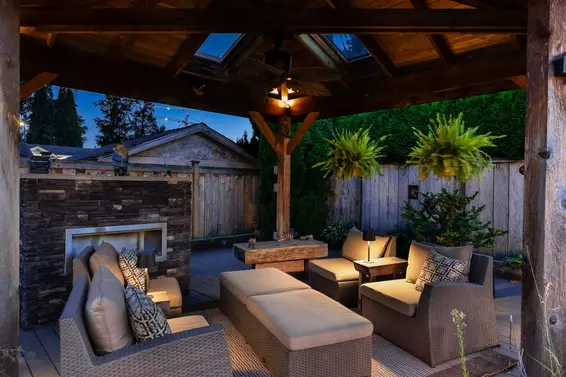 1283 Pinewood Crescent, North Vancouver