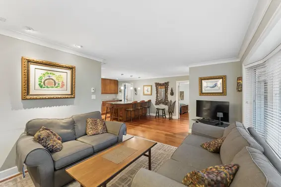 1283 Pinewood Crescent, North Vancouver For Sale - image 18