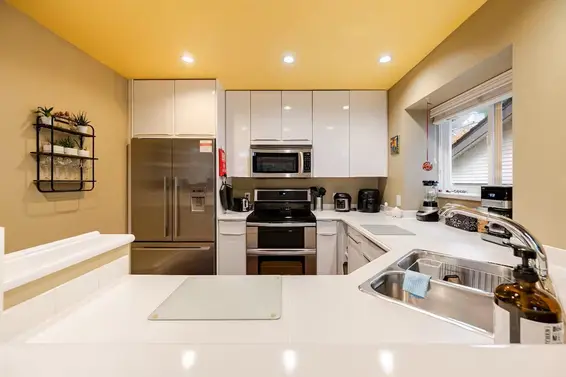 336 East 26th Street, North Vancouver For Sale - image 7