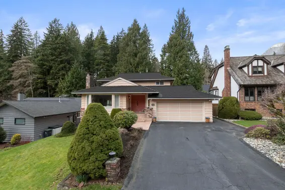 5427 Cliffridge Avenue, North Vancouver