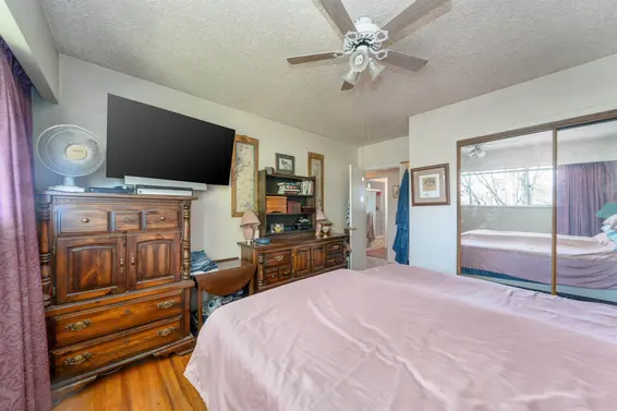 2285 Viewlynn Drive, North Vancouver For Sale - image 11