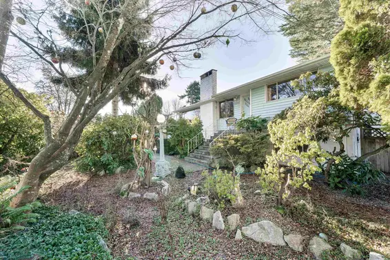 2285 Viewlynn Drive, North Vancouver For Sale - image 18