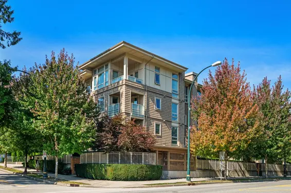 206 2665 Mountain Highway, North Vancouver
