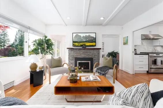 268 Holyrood Road, North Vancouver For Sale - image 14