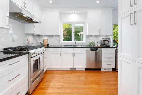 268 Holyrood Road, North Vancouver For Sale - image 19