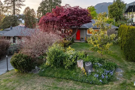 268 Holyrood Road, North Vancouver For Sale - image 2