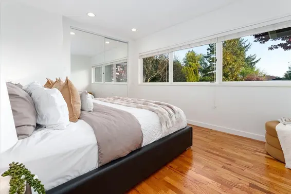 268 Holyrood Road, North Vancouver For Sale - image 24