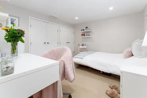 268 Holyrood Road, North Vancouver For Sale - image 30