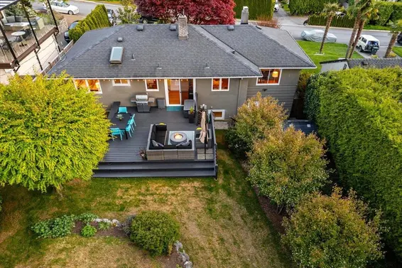 268 Holyrood Road, North Vancouver For Sale - image 4