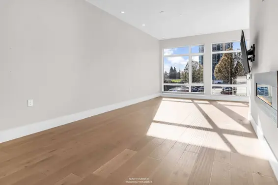 206 1591 Bowser Avenue, North Vancouver For Sale - image 8