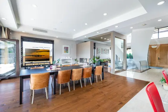 363 West 28th Street, North Vancouver For Sale - image 3