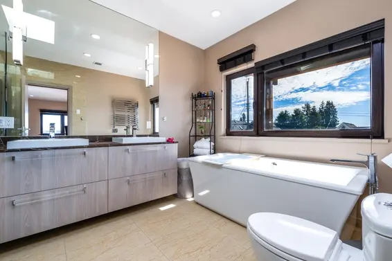 363 West 28th Street, North Vancouver For Sale - image 9