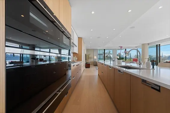 304 1355 Bellevue Avenue, West Vancouver For Sale - image 12