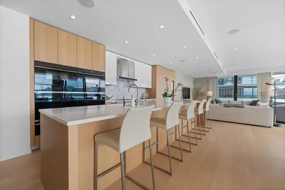 304 1355 Bellevue Avenue, West Vancouver For Sale - image 4