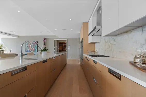 304 1355 Bellevue Avenue, West Vancouver For Sale - image 9