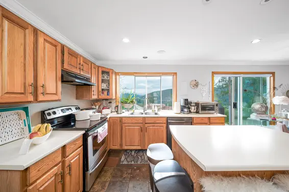 5343 Monte Bre Crescent, West Vancouver For Sale - image 6