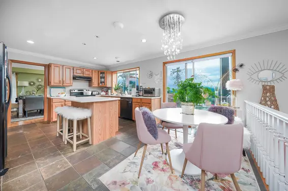 5343 Monte Bre Crescent, West Vancouver For Sale - image 8