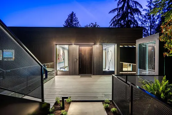 5325 Montiverdi Place, West Vancouver For Sale - image 2
