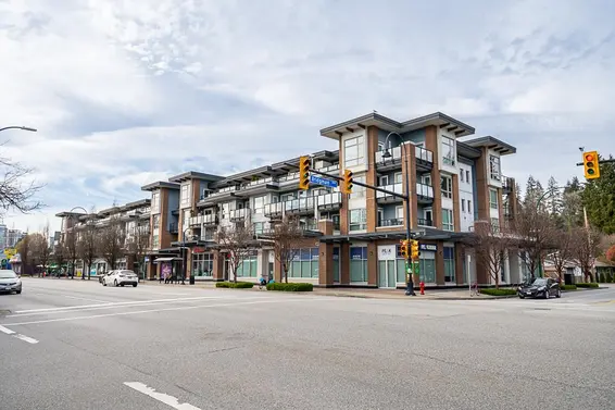 208 1330 Marine Drive, North Vancouver