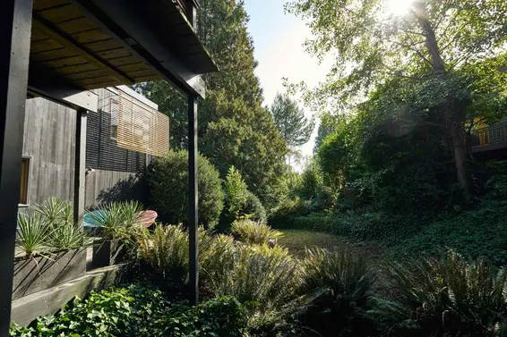 945 15th Street, West Vancouver For Sale - image 32