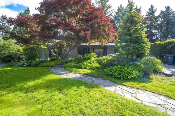 4096 Sunset Boulevard, North Vancouver