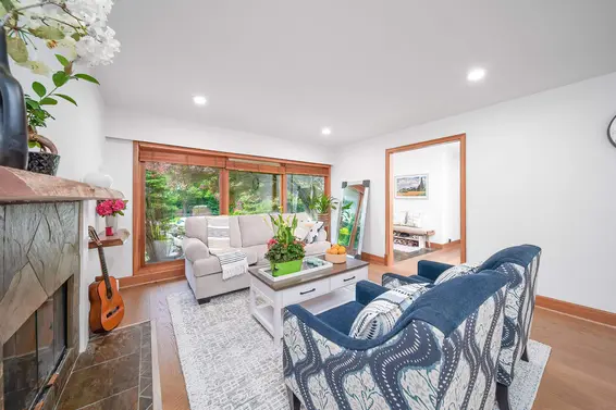 4096 Sunset Boulevard, North Vancouver For Sale - image 6