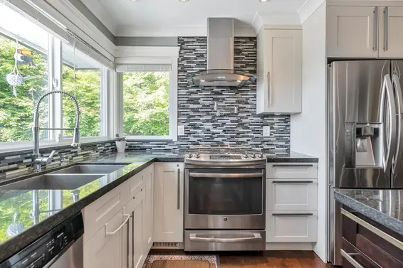 169 East Carisbrooke Road, North Vancouver For Sale - image 12
