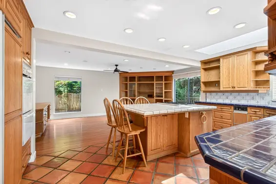 5600 Grousewoods Place, North Vancouver For Sale - image 12