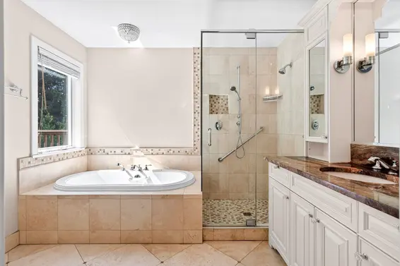 5600 Grousewoods Place, North Vancouver For Sale - image 19