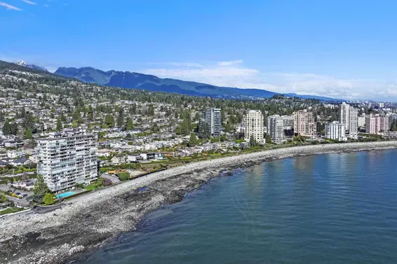 2324 Marine Drive, West Vancouver For Sale - image 10