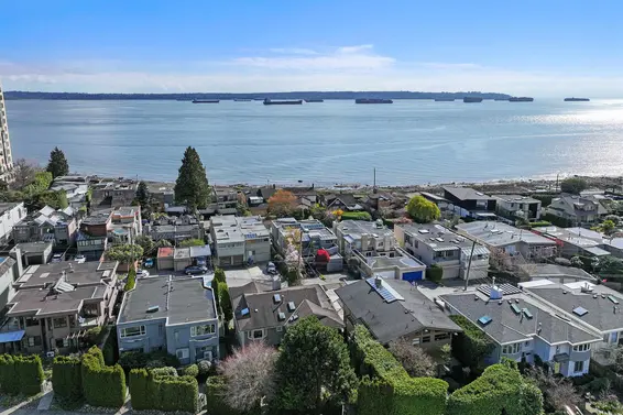 2324 Marine Drive, West Vancouver For Sale - image 2