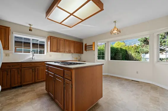 2324 Marine Drive, West Vancouver For Sale - image 24