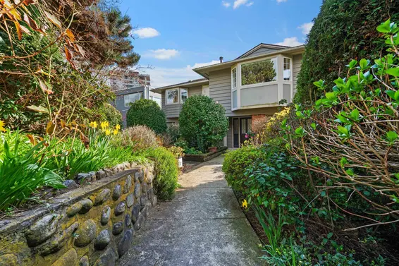 2324 Marine Drive, West Vancouver For Sale - image 26