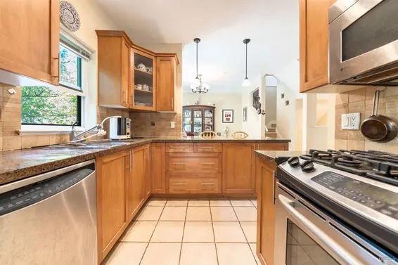 15 3150 Sunnyhurst Road, North Vancouver For Sale - image 11