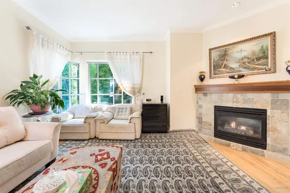 15 3150 Sunnyhurst Road, North Vancouver For Sale - image 2