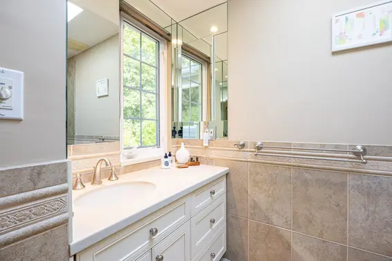 539 Newcroft Place, West Vancouver For Sale - image 28