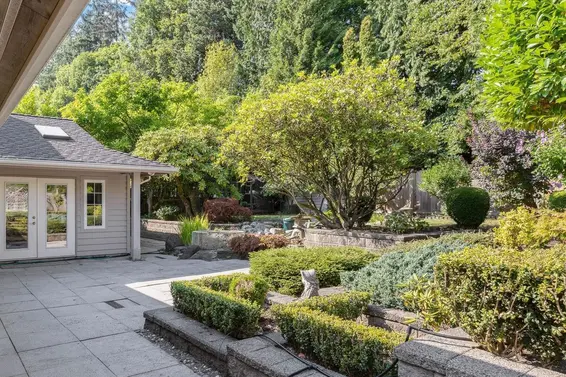 539 Newcroft Place, West Vancouver For Sale - image 36