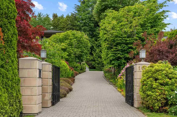1075 Groveland Road, West Vancouver For Sale - image 3