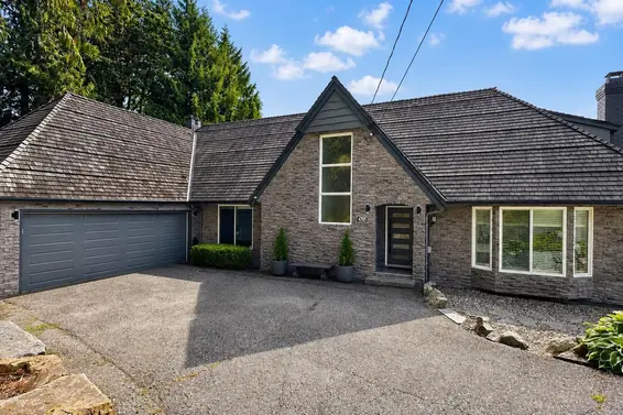 4785 Estevan Place, West Vancouver For Sale - image 2