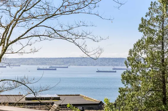 2440 Queens Avenue, West Vancouver For Sale - image 36