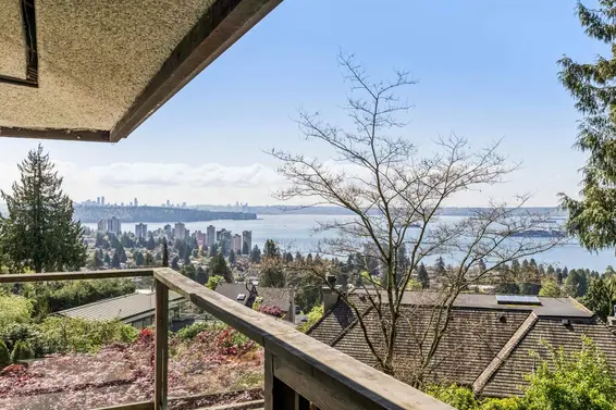 2440 Queens Avenue, West Vancouver For Sale - image 40