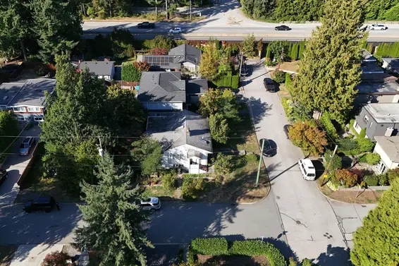 2405 Lloyd Avenue, North Vancouver For Sale - image 11