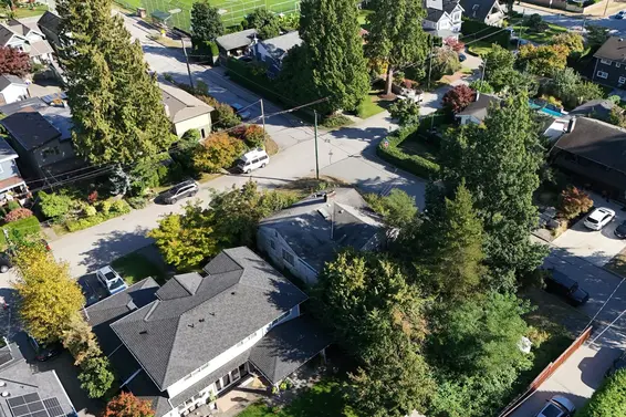 2405 Lloyd Avenue, North Vancouver For Sale - image 5