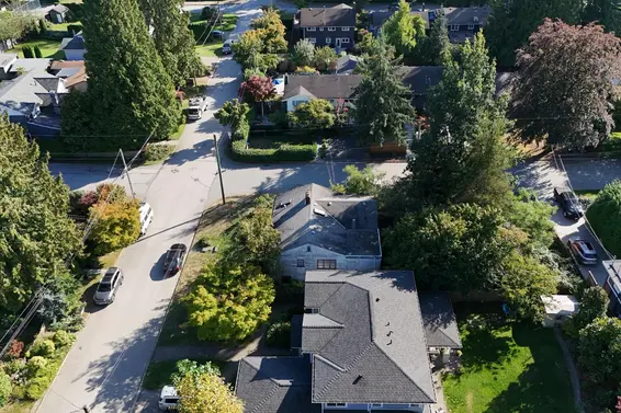 2405 Lloyd Avenue, North Vancouver For Sale - image 6