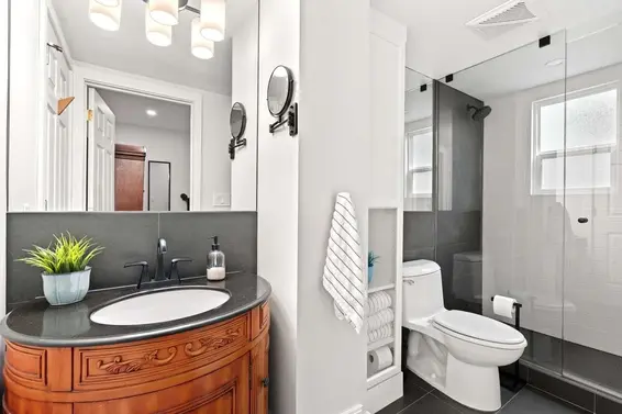 2685 Byron Road, North Vancouver For Sale - image 16