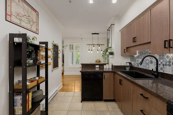 201 118 West 22 Street, North Vancouver For Sale - image 13